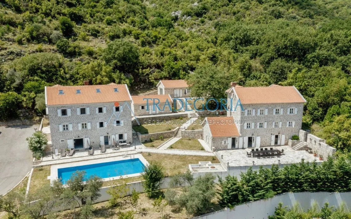 Prodaja, kuća, 290m², Krimovica, Kotor