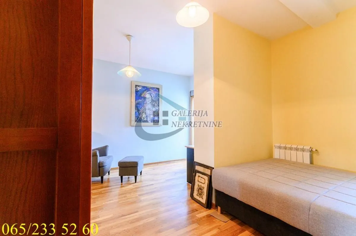 Sale, three bedroom apartment, 78m², Stari Grad, Beograd