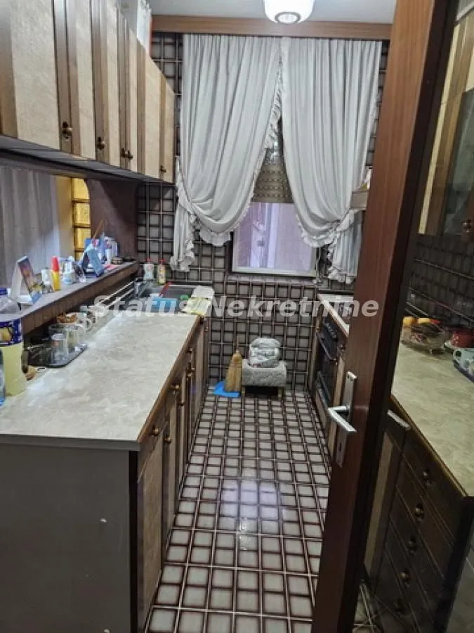 Prodaja, kuća, 260m², Kać, Novi Sad Sve Podlokacije