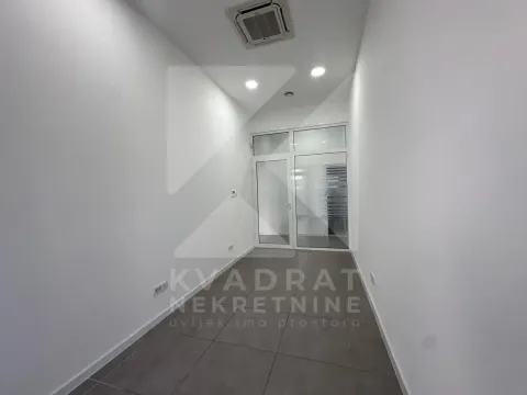 Izdavanje, poslovni prostor, 362m², Ljubović, Podgorica - image 18