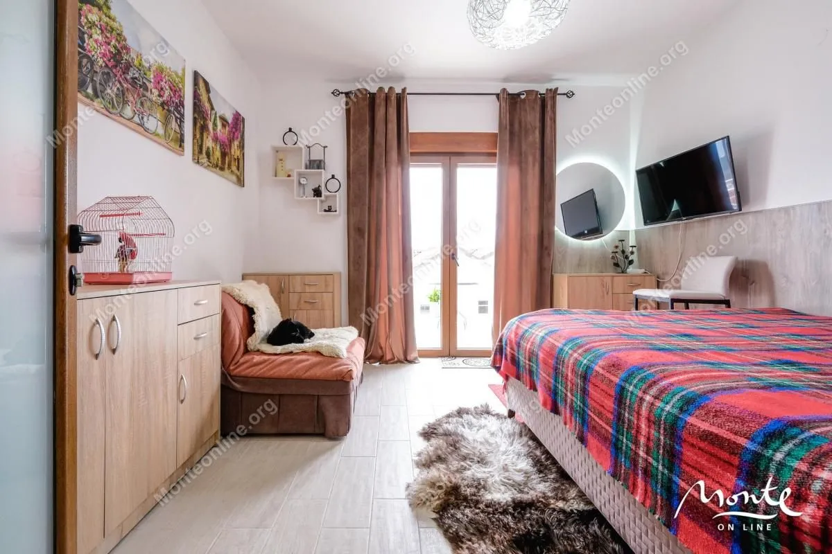 Prodaja, dvosoban stan, 77m², Tivat, Crna Gora