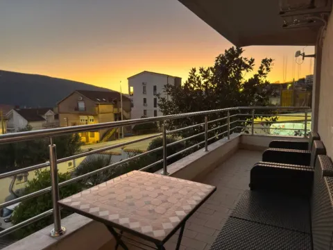 Rent, two bedroom apartment, 65m², Đenovići, Herceg Novi - image 2