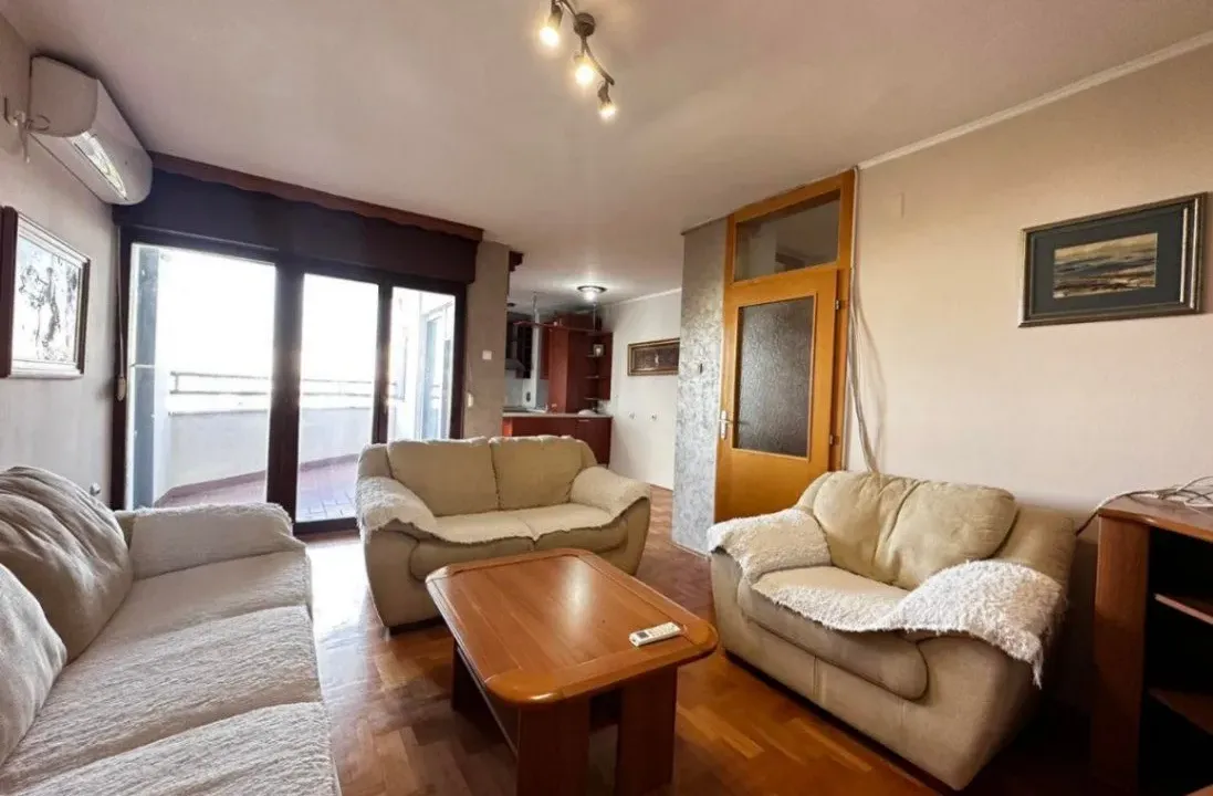 Prodaja, trosoban stan, 105m², Blok 6, Podgorica