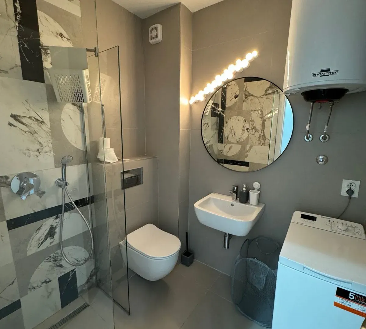 Izdavanje, jednosoban stan, 63m², Slovenska Plaža, Budva