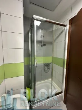 Izdavanje, garsonjera, 35m², City Kvart, Podgorica - image 4