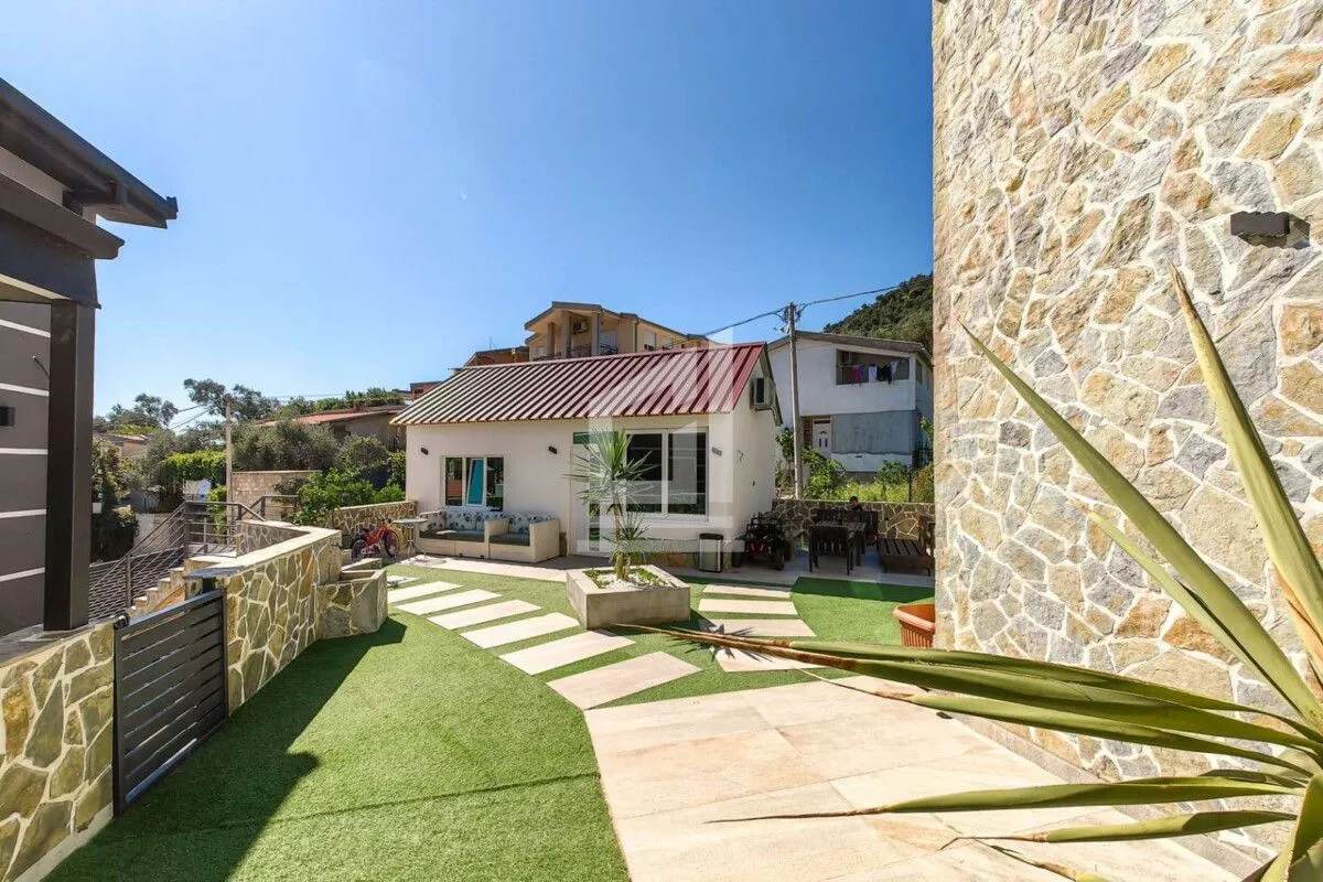 Prodaja, kuća, 220m², Bar, Crna Gora