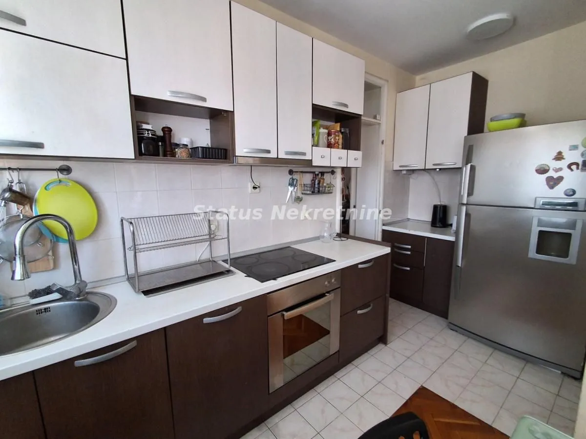Prodaja, četvorosoban stan, 85m², Grbavica, Novi Sad Sve Podlokacije