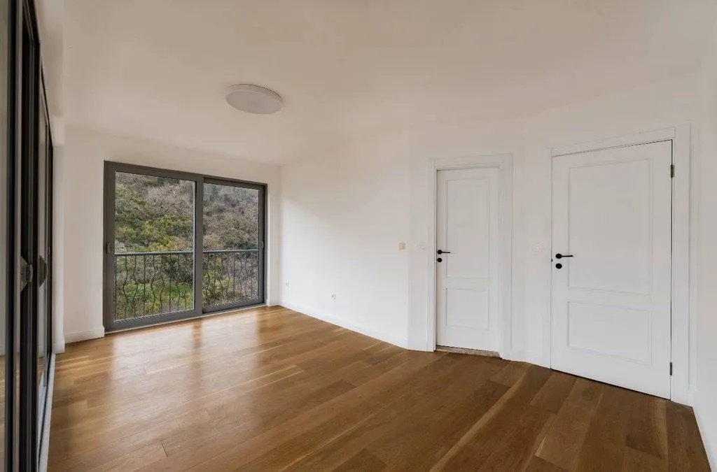Sale, three bedroom apartment, 160m², Pržno, Budva