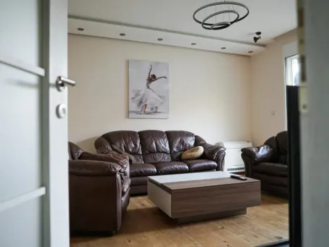 Izdavanje, dvosoban stan, 83m², Kotor, Crna Gora - image 4