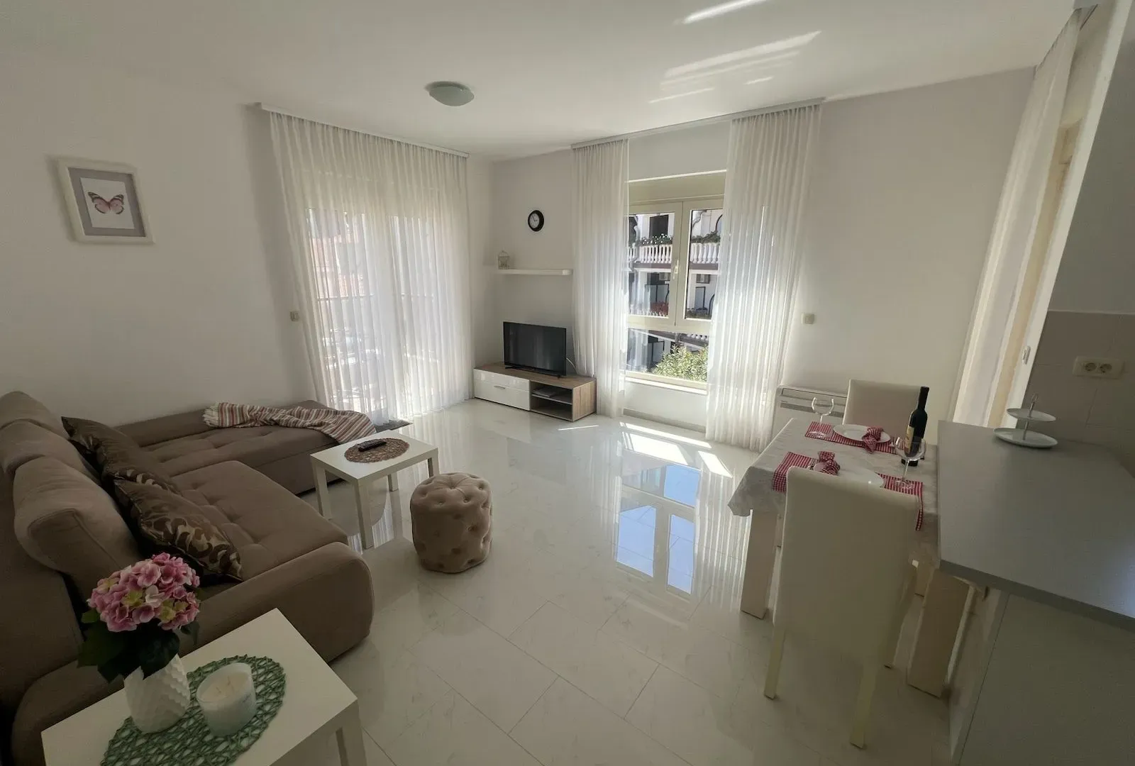 Rent, one bedroom apartment, 52m², Centar, Budva