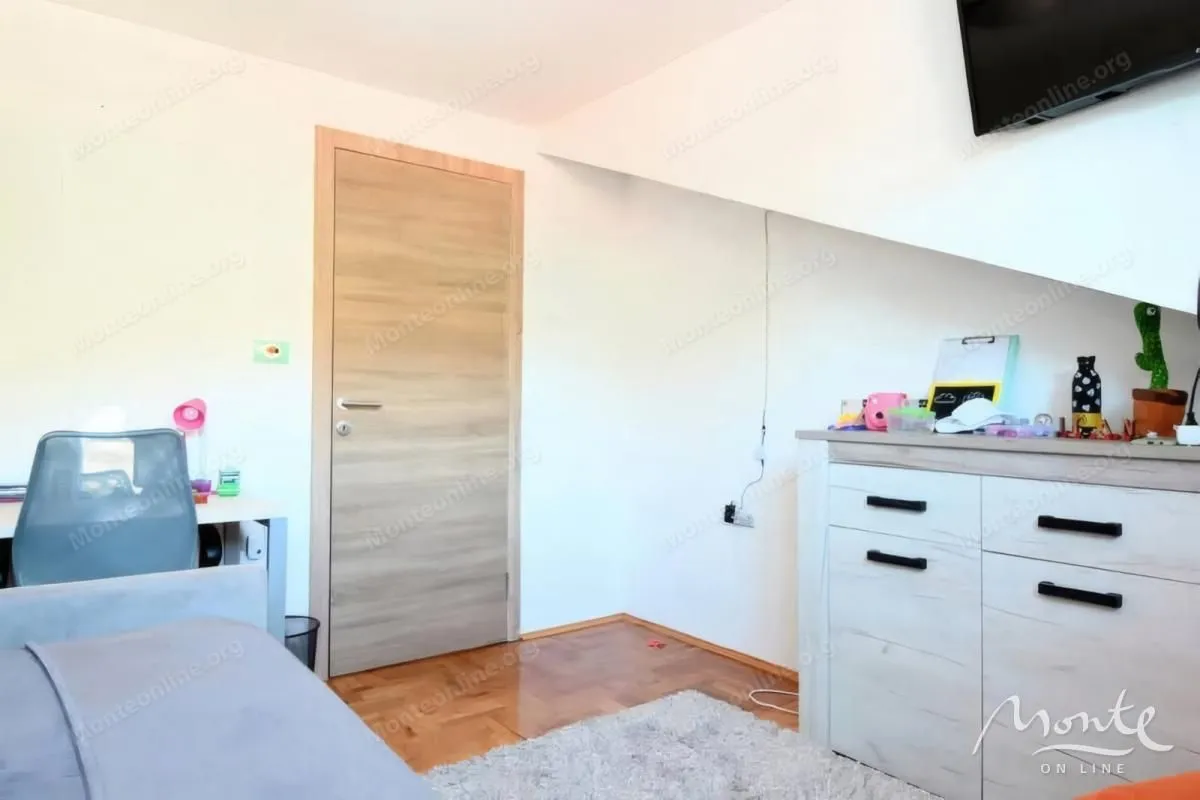 Prodaja, dvosoban stan, 103m², Donja Gorica, Podgorica