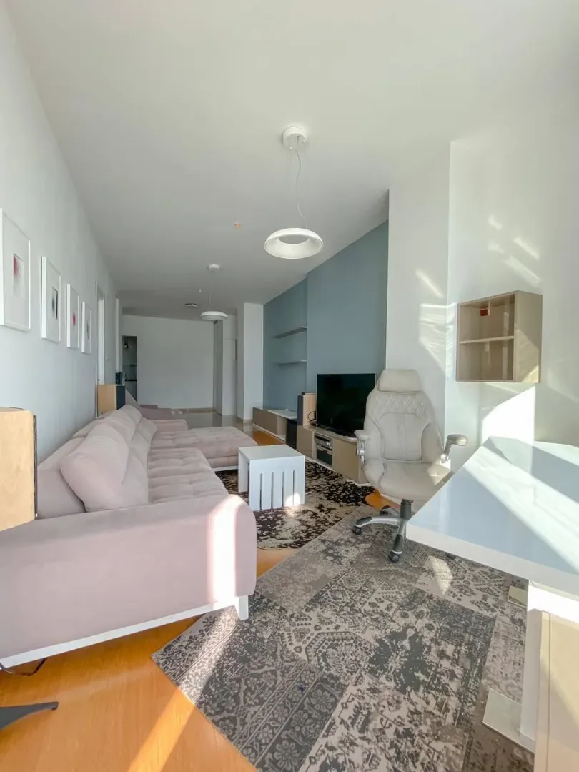 Izdavanje, dvosoban stan, 92m², Tre Canne, Budva