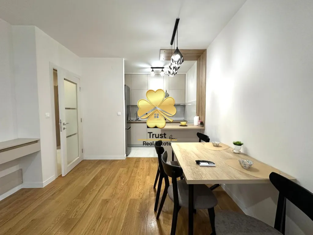 Izdavanje, jednosoban stan, 50m², Central Point, Podgorica