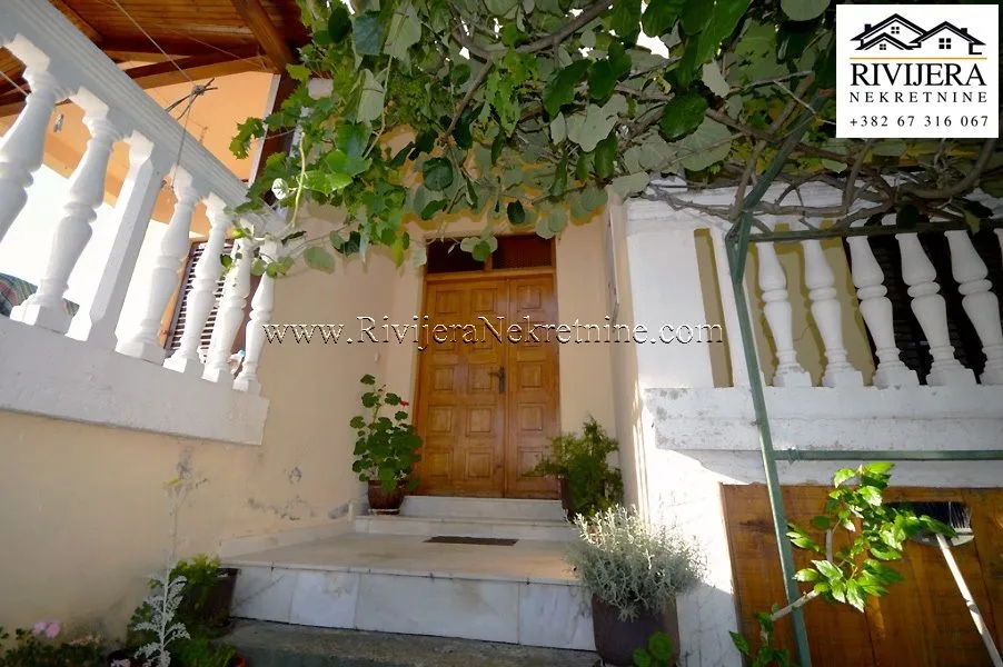 Prodaja, kuća, 270m², Topla, Herceg Novi