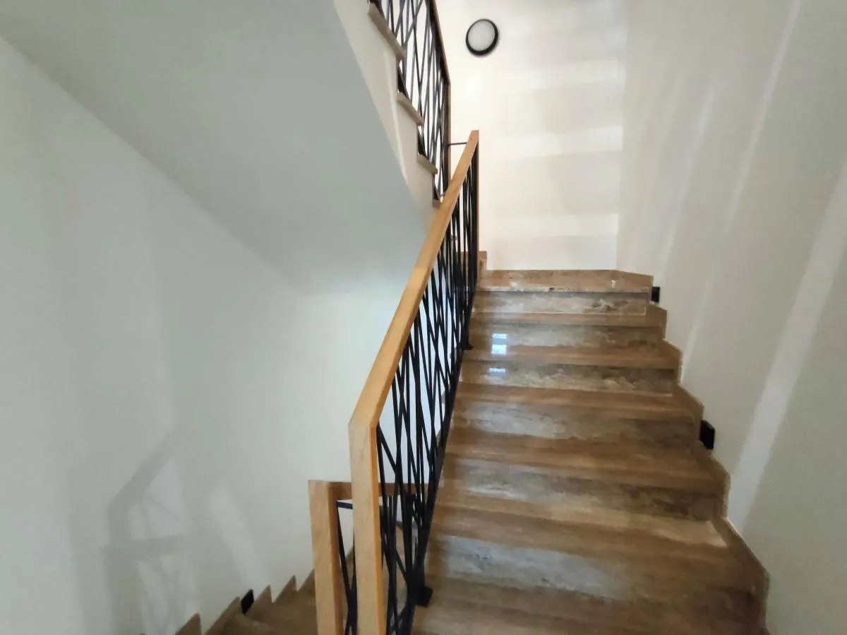 Izdavanje, kuća, 230m², Sremska Kamenica, Petrovaradin