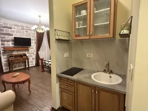 Rent, one bedroom apartment, 115m², Stari Grad Kotor, Kotor - image 4