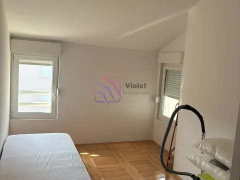 Izdavanje, dvosoban stan, 60m², Stari Aerodrom, Podgorica - image 2