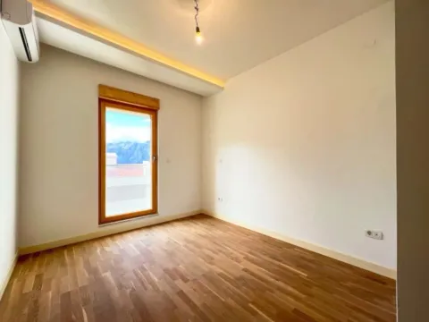 Sale, two bedroom apartment, 62m², Dobrota, Kotor - image 3