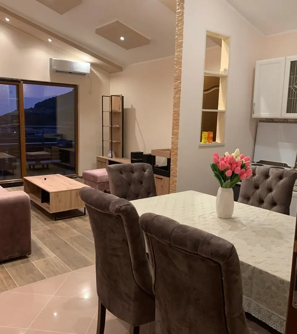Rent, two bedroom apartment, 73m², Bečići, Budva