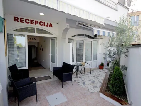 Sale, house, 552m², Šušanj, Bar - image 1