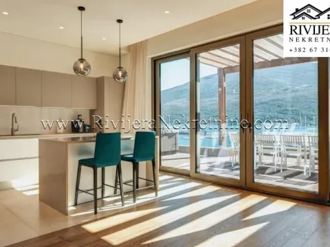 Prodaja, četvorosoban stan, 266m², Kumbor, Herceg Novi