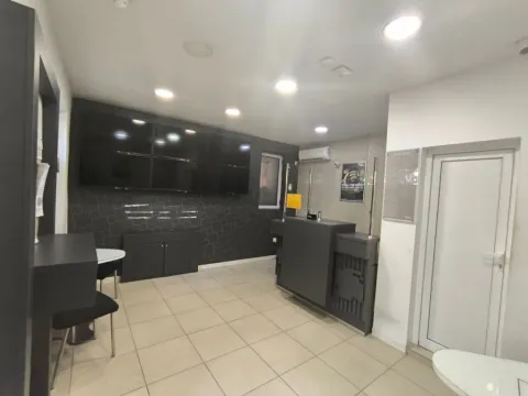 Izdavanje, poslovni prostor, 20m2, Preko Morače, Podgorica Izdavanje, poslovni prostor, 20m2, Preko Morače, Podgorica