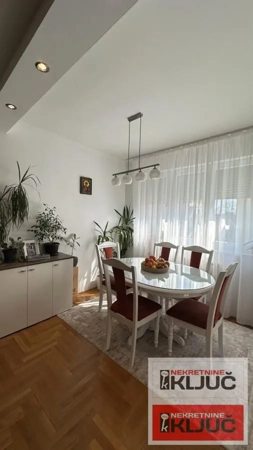 Prodaja, četvorosoban stan, 84m², Novo naselje, Novi Sad