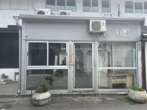 Izdavanje, poslovni prostor, 180m², Autokomanda, Voždovac Sve Podlokacije