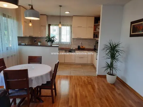 Izdavanje, kuća, 200m², Vranići, Podgorica - image 4