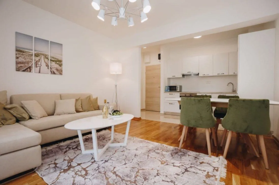 Rent, one bedroom apartment, 46m², Bečići, Budva