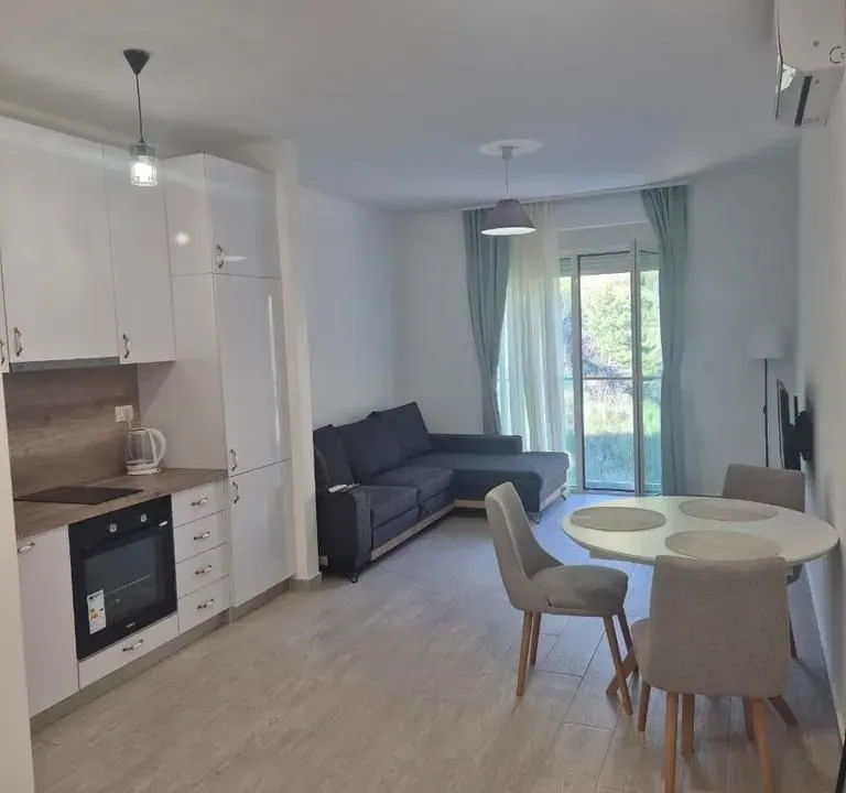 Izdavanje, garsonjera, 32m², Bečići, Budva