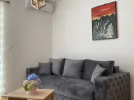 Izdavanje, jednosoban stan, 40m², Bečići, Budva - image 1