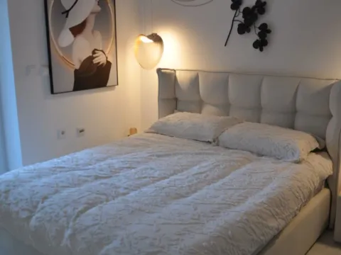 Prodaja, trosoban stan, 100m², Muo, Kotor - image 2