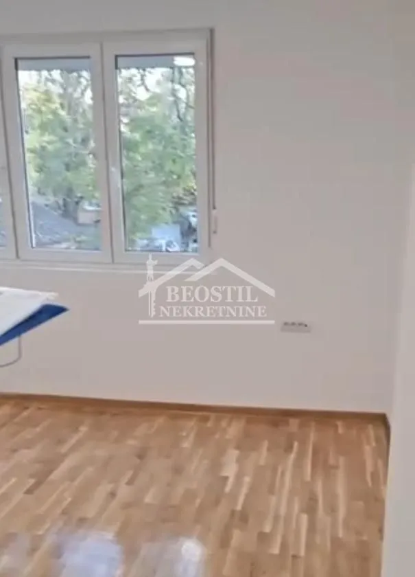 Prodaja, trosoban stan, 32m², Zemun Sve Podlokacije, Beograd