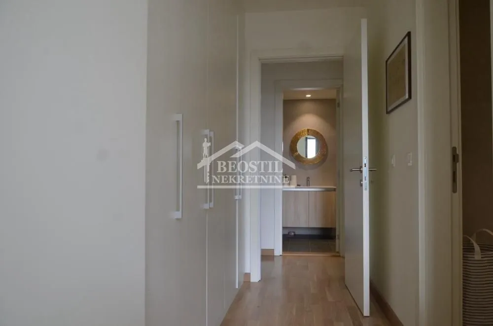Prodaja, trosoban stan, 82m², Savski Venac, Beograd