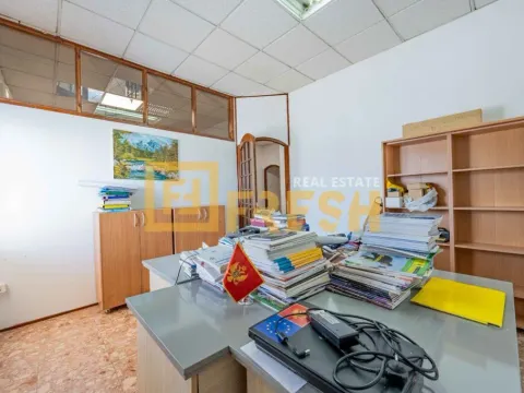 Sale, office space, 106m², Stari Aerodrom, Podgorica - image 14