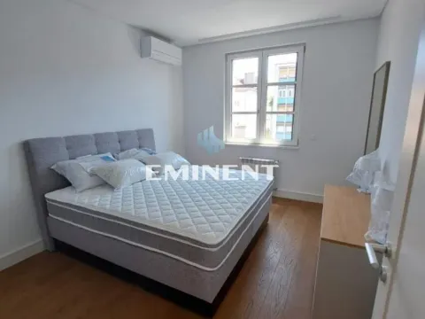 Izdavanje, trosoban stan, 93m², Savski Venac, Beograd - image 11