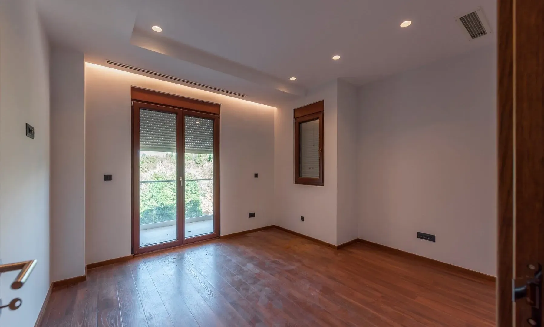 Sale, house, 492m², Mareza, Podgorica