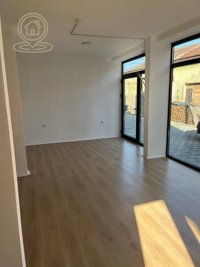 Izdavanje, poslovni prostor, 37m², Medijana, Niš