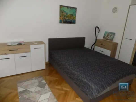 Izdavanje, dvosoban stan, 46m², Centar, Paraćin - image 10