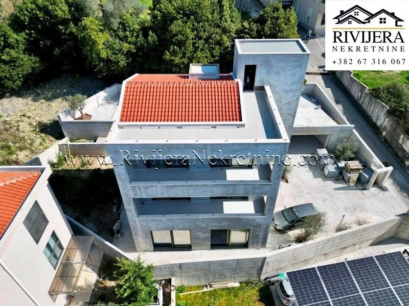 Prodaja, kuća, 300m², Kalimanj, Tivat