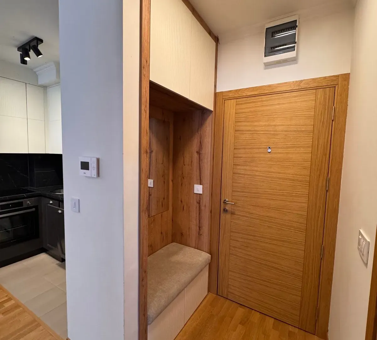 Rent, one bedroom apartment, 62m², Bečići, Budva
