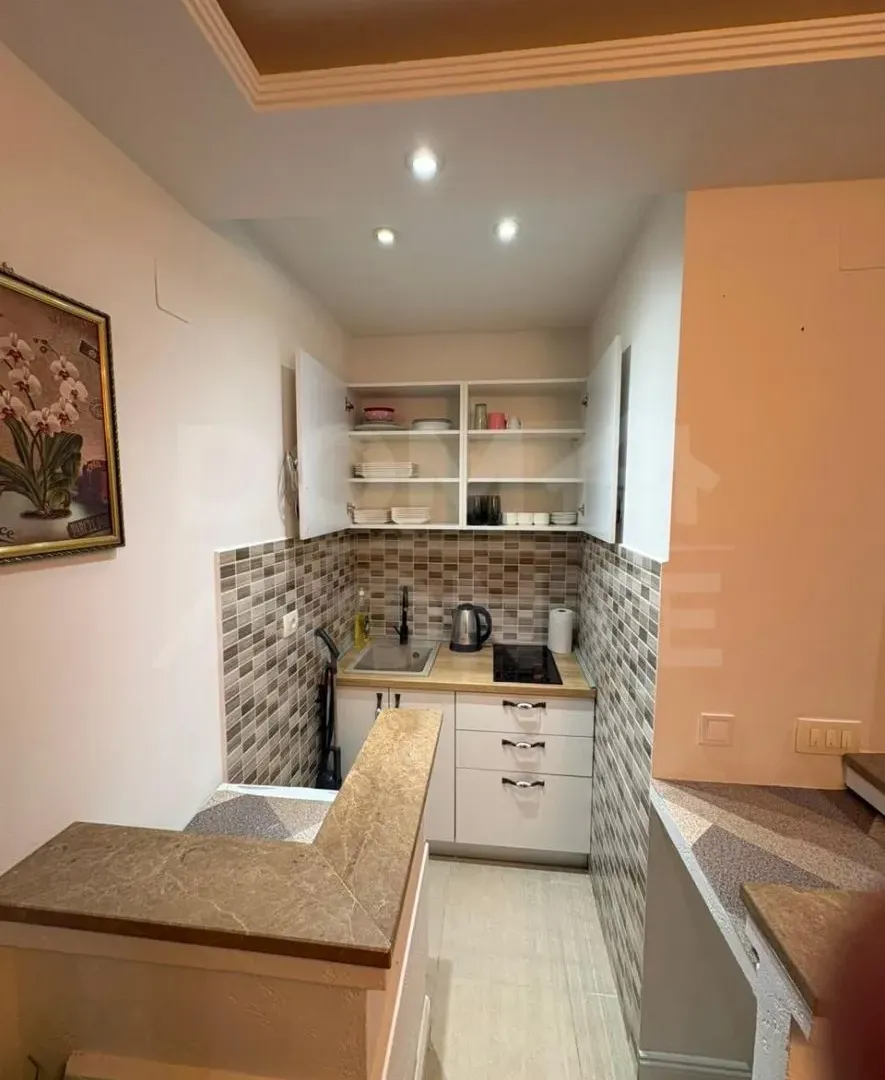 Izdavanje, jednosoban stan, 30m², Tivat, Crna Gora