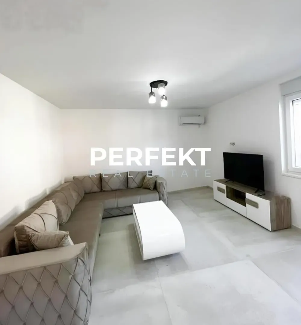 Prodaja, trosoban stan, 105m², Centar, Pančevo