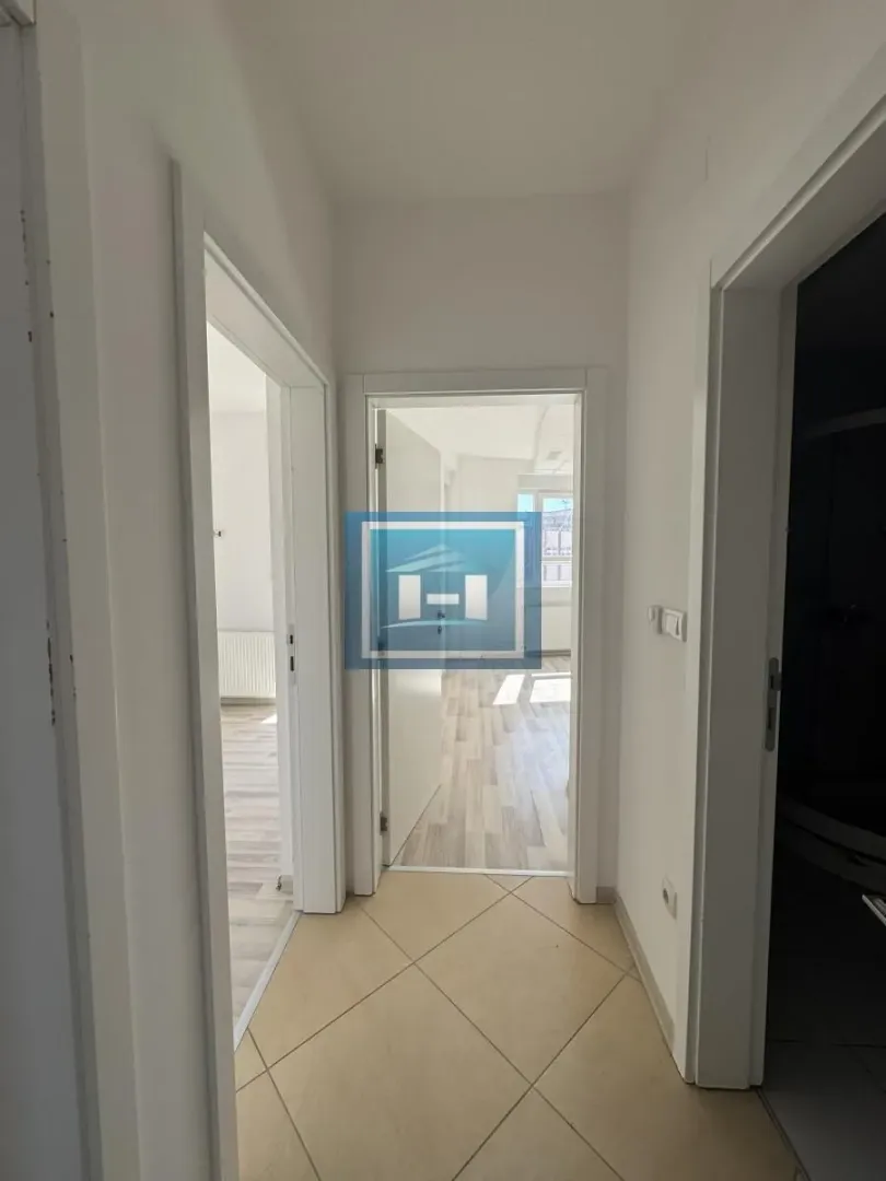 Prodaja, trosoban stan, 70m², Centar, Ćuprija
