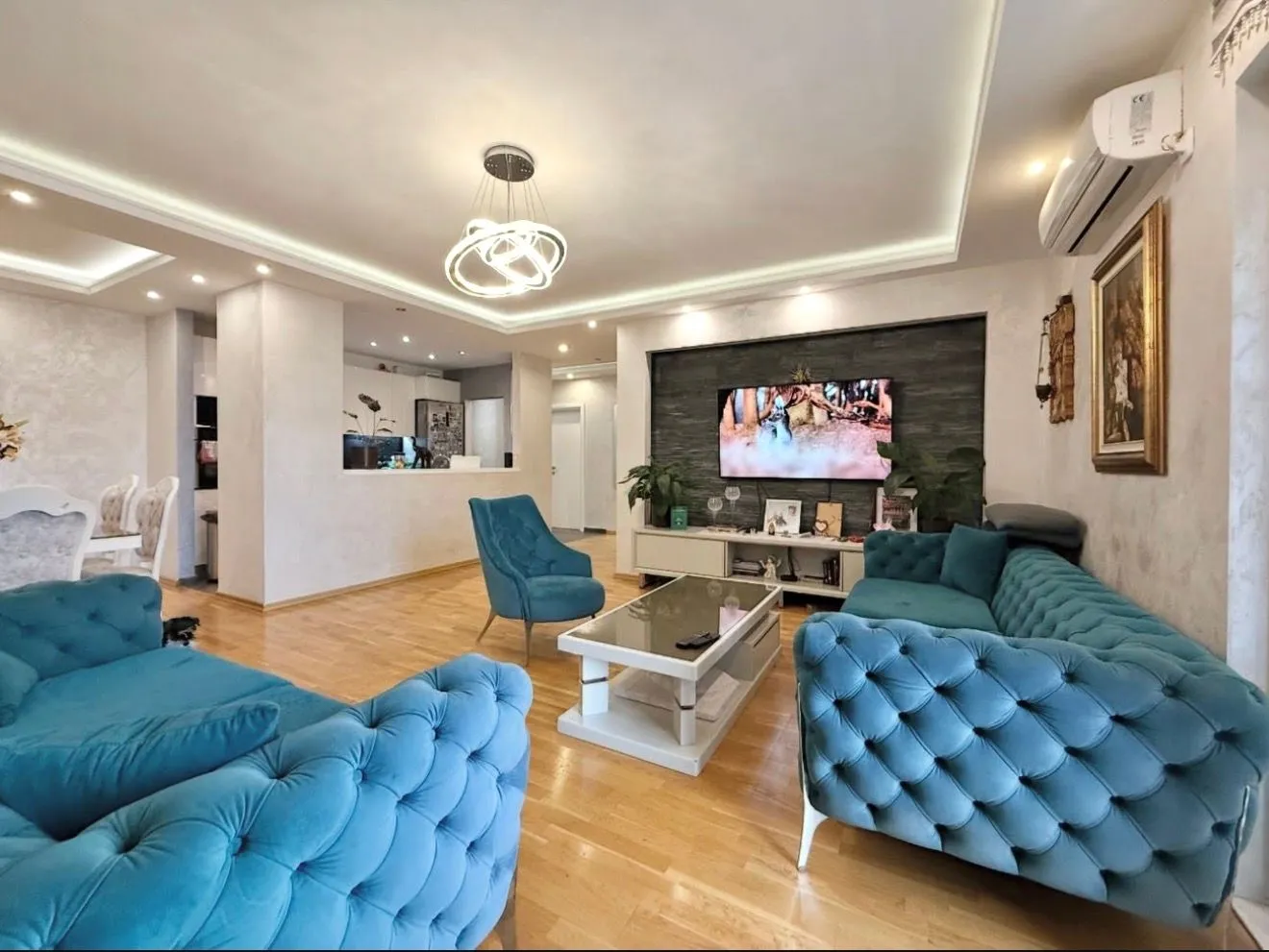 Prodaja, trosoban stan, 140m², Momišići, Podgorica