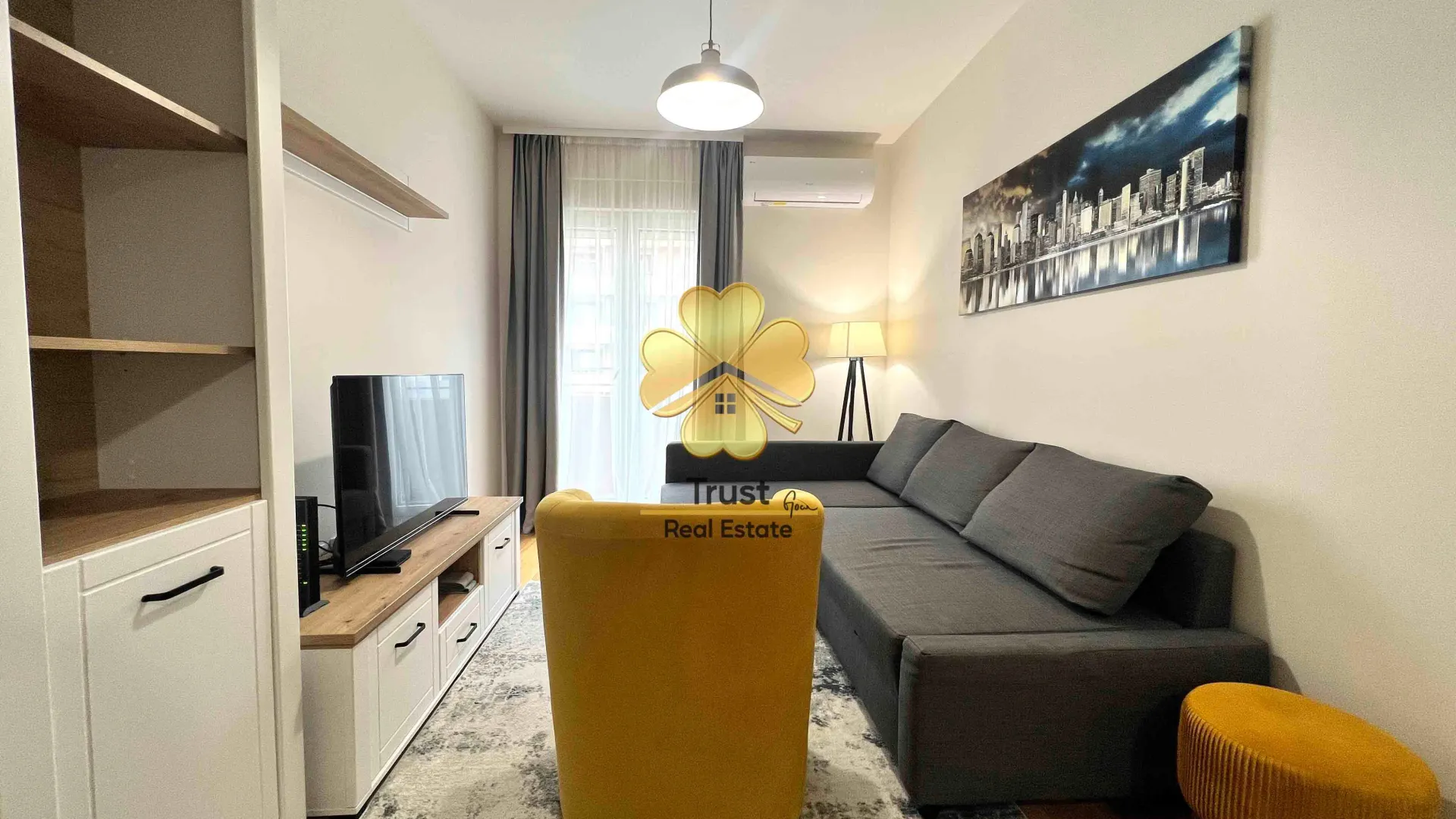 Izdavanje, jednosoban stan, 47m², Central Point, Podgorica