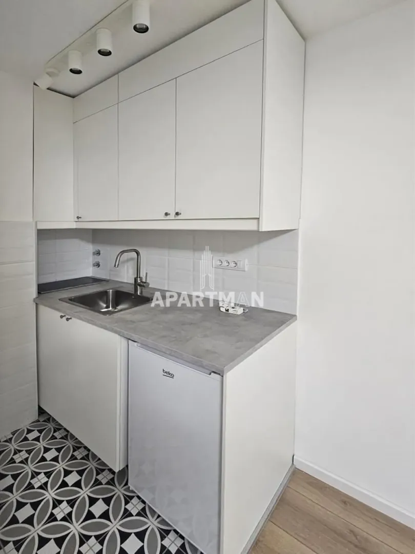 Rent, office space, 34m², Kalenić Pijaca, Vračar Sve Podlokacije