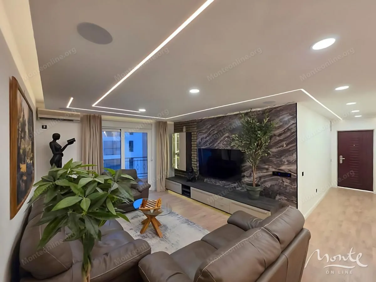 Sale, three bedroom apartment, 106m², Bečići, Budva