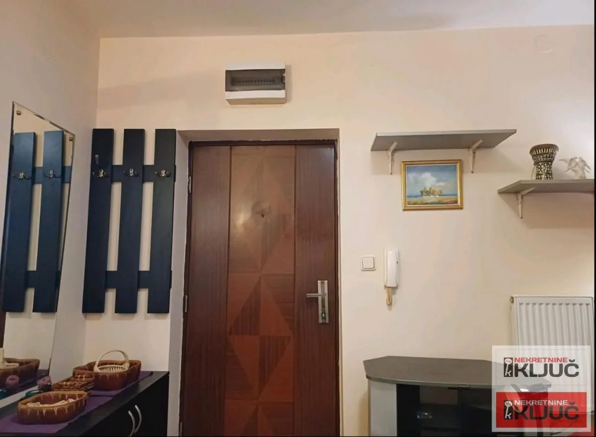 Izdavanje, jednosoban stan, 40m², Grbavica, Novi Sad Sve Podlokacije